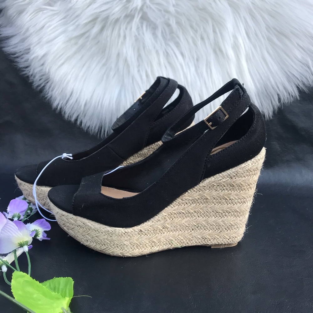 Report platforms open front shoes size 5.5